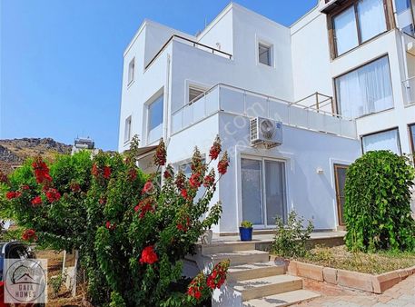 Kiralık Bodrum Yahşi Deniz Manzaralı Eşyalı Tripleks Villa