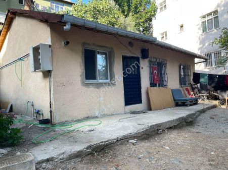 Sarıyer Zümrütevler'de 2+1 Satılık Müstakil Ev. Aciill...