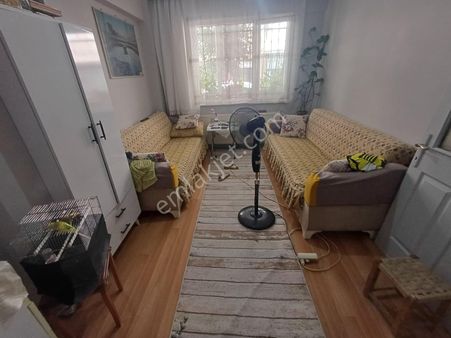 Zeytinburnu Nuripaşa Mah'de 2+1 72m² Balkonlu 15yıllık Satılık Krediye Uygun Y.giriş Osmanlı Emlak