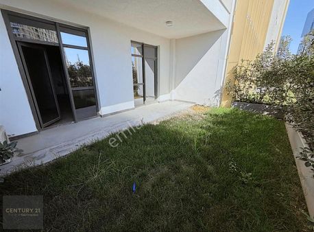 Merkez Ankara Özel Tip Katta Teras Bahçeli Boş 1+1 Satılık