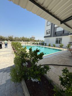 Lüks Havuzlu 2+1 Geniş Daire