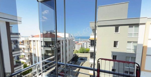 Site İçerisinde Tramvay Durağına Cephe Satılık 1+1 Full Eşyalı Hazır Kiracılı Daire