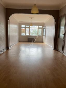 Burç Emlak'tan Beşiktaş Dünya Barış Parkı Bitişiğinde 2+1 Kombili Manzaralı Köşe Daire