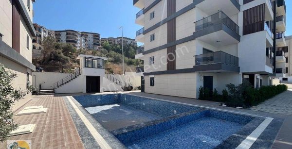 Kuşadası Değirmendere’de Satılık Deniz Manzaralı 3+1 Daire