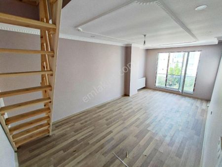 3+1 Alt Kat 2+1 Üst Kat 240 Metre İki Aileye Uygun Dubleks