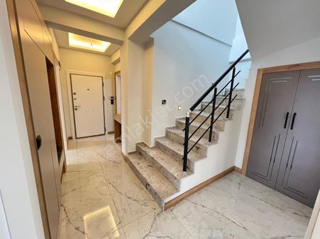 Akçay Aras Emlaktan Altınkumda 4+1 Çift Mutfak Geniş Dubleks