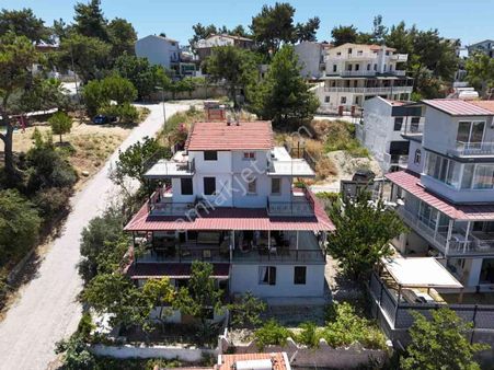 Kuşadası Karaovada Doğanın İçinde Satılık Fırsat Villa