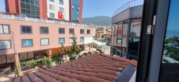 Tuğtaş Plazada , Şehretüstü Metro İstasyonunun Yanında Merkezi Lokasyonda