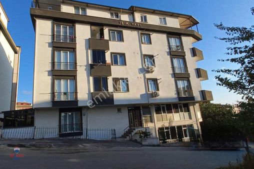 Sancaktepe'de Kış Bahçeli Üç Cepheli 5 Yıllık Net 140 M² 4+1