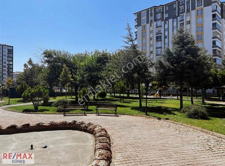 Tecde Mahallesinde Satılık 3+1 Geniş Ferah Site İçerisinde Daire