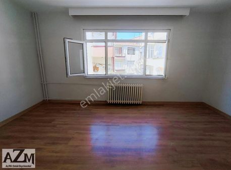 Azmir'den Hastane Yakını Satılık Asansörlü Otoparklı 3+1 Daire