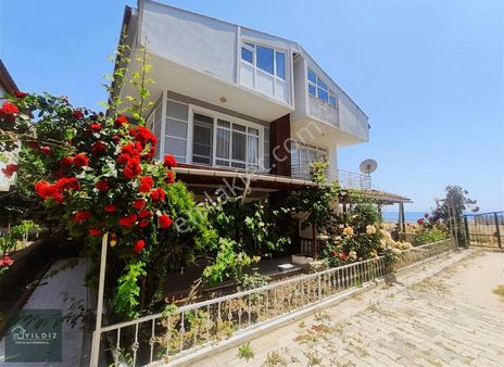 *yıldız* Denize Sıfır Havuzlu Sitede 4+1 Villa