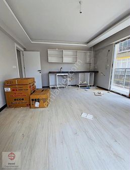 Muhittin Mahallesinde Ottoman Projesinde Ana Yola Cephe 1+1