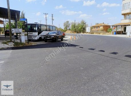 Turhan Emlak'tan Hızlı Tren Yoluna Cephe Mükemmel Konumda Arsa