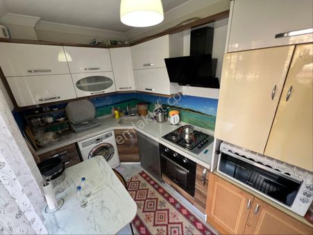 Akçay Oya Gayrimenkul'den Tek Yetkili Ayrı Mutfak Denize 400 M 2+1 Daire