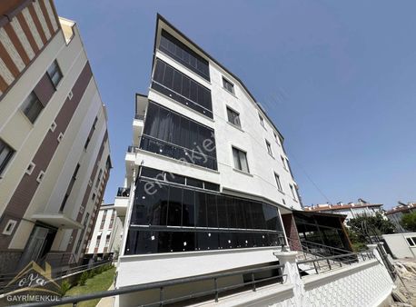 Akçay Oya Gayrimenkul'den Denize 650m Mesafede 2+1 Lüks Daire