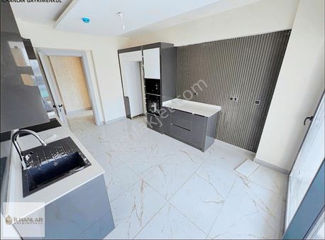 Ovacık`da Bulvar Yakını Katta İskanlı 4+1 Lüx Yapılı Daire