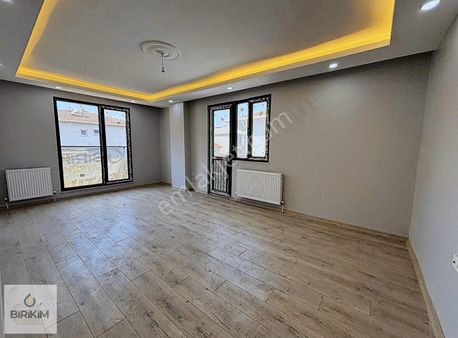 Darıca Osmangazi Mahallesinde Merkezi Konumda 2+1 100m² Arakat