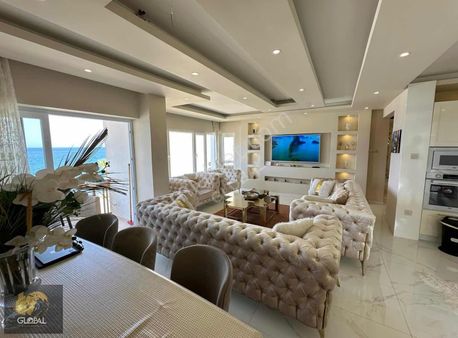 Girne Merkez Sahil Kenarı Les Ambassadeurs Otel Yanı Satılık