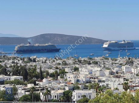 Bodrum Merkezde Deniz Manzaralı Ultra Modern 3+1 Kiralık Daire