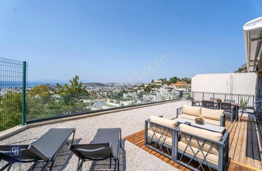 Bodrum Merkezde Kale Deniz Manzaralı Lüks 4+1 Kiralık Daire