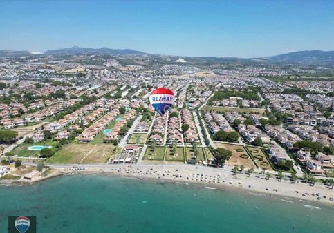 Denıze Sıfır Sıte Içınde Bahçelı Yazlık Vılla