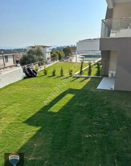 Kadınlar Denizinde Havuzlu Site İçerisinde Kiralık 2+1 Daire