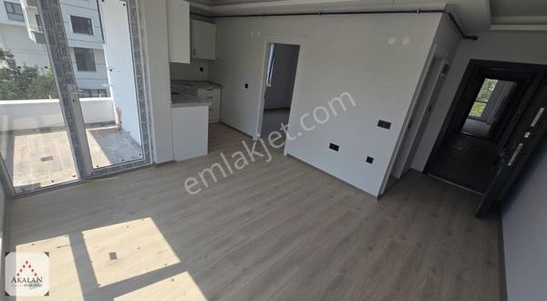 Atakum Körfezde Yola Cephe Satılık 1*1