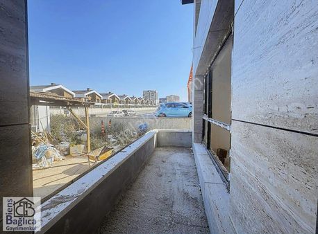 Bağlıcanın En İyi Lokasyonunda Lüks 6+2 Villa