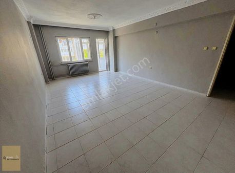 Esenler Mahallesi Barışkent 98 Sitesinde Geniş 3+1 Kiralık Daire