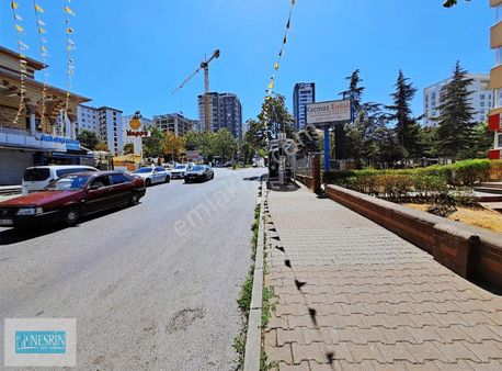 Nesrin Emlak'tan Merkezi Konumda Cadde Üzerinde Getirisi Yüksek