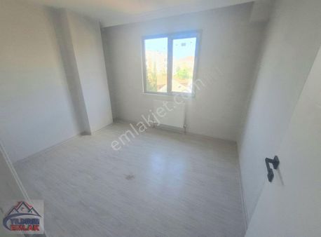 Çayırova Akse Mah. 2+1 Asansörlü İskanlı Sıfır Arakat