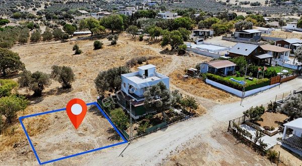 Yeni Foça Gencerli Mevki Denize 500m Satılık 300 M2 Konum Arsa