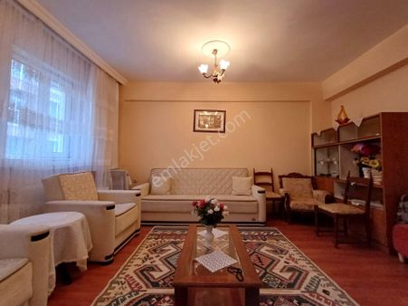 Recep Ümit'ten Ömerağa Mahallesinde Satılık Asansörlü Geniş 3+1 Ferah Daire