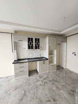 Mrs Gayrimenkulden Akdeniz Mahallesinde Satılık Havuzlu 1+1 D.