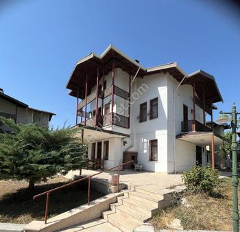 Cb Vizyon Sıtkı Şimşek'ten Doktorlar Sitesinde Satılık Villa