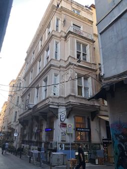 Yatırım Fırsatı! Taksim’de Satılık 1+1 Daire