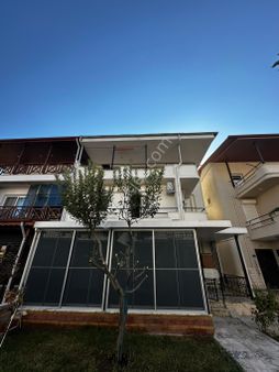 Denize 200 Mt Triplex Villa