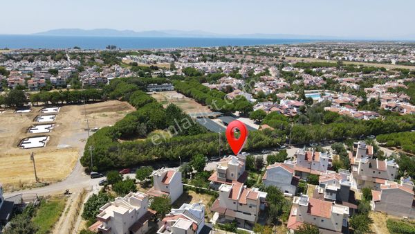 Dikili Salihler'de Doğa-şehir Dengesini Sunan Özel Satılık Villa