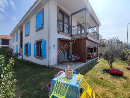 Ayvalık Küçükköy'de Satılık Bahçeli, Full Eşyalı 3+1 Daire