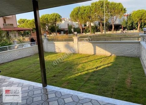 Rw Nefes'ten Altınova'da Denize 200 Metre Mesafede 3+1 Villa