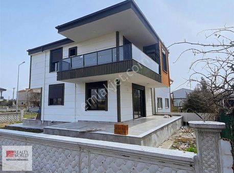 Rw Nefes'ten Altınova'da Köşe Parsel 3+1 Villa