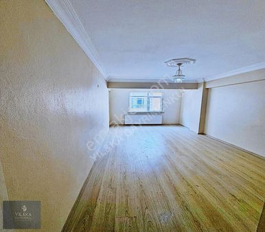 Yıl&ka Gayrimenkulden İnönü Mh Anacaddede Acil Satılık3+1 Arakat