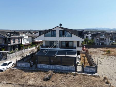 Re/max Mavi'den Denize Sıfır Tam Müstakil 8+2 Satılık Villa