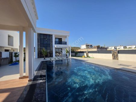 Akıllı Sistem 4 Oda 1 Salon Ayrı Mutfaklı Lüks Villa