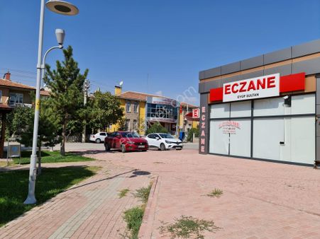 Uğur Emlaktan Yatırıma Uygun Eczane Kiracılı Satılık Köşe Dükkan