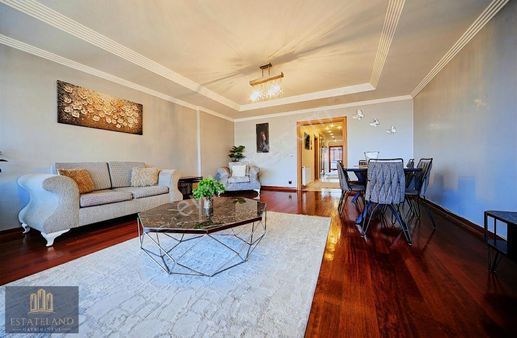 Otoparklı Yeni Binada 170 M2 Full Lüks Eşyalı 2+1 Kiralık Daire