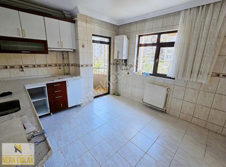 Etlik'te Emsalsiz Asansörlü K.otoparklı Manzaralı E.banyolu 4+1