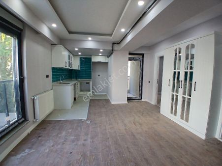 Zerdalilik'te Burhanettin Onat Yakını Sıfır Binada Ara Katta Geniş 1+1