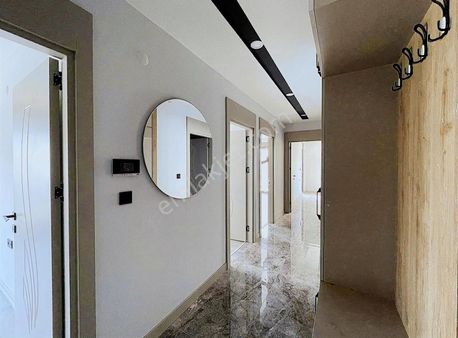 Ayanoğlun'da Ara Katta Geniş Çok Şık Sıfır 2+1 Satılık Dairee